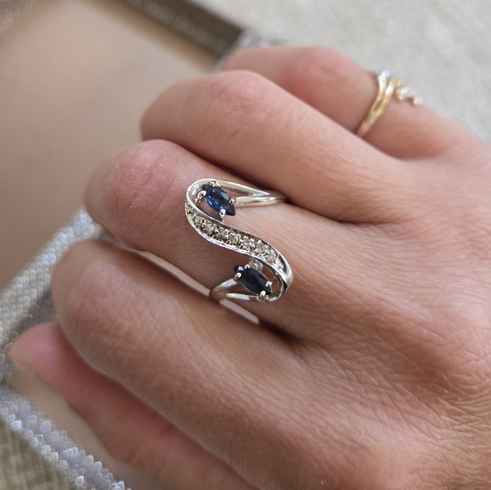 Vintage 10k Gold Sapphire Diamond Ring